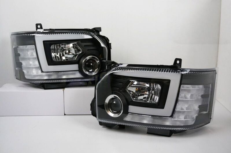 DRL LED Projector Headlights Dynamic Indicator Fit For Toyota Hiace VAN 2014-2018 image