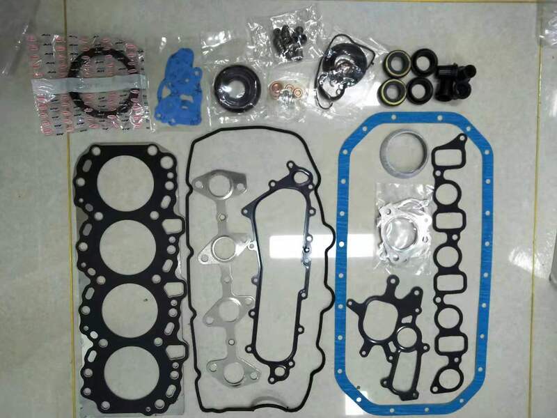 FULL GASKET SET/KIT+ HEAD BOLTS Fits For 2005 KUN16R/16/25R/25/26R/26 04111-0L100 image