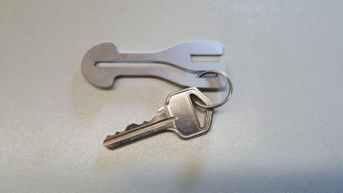 Removeable Shopping Trolley Key for $1 COIN SLOT ALDI WOOLWORTHS COLES ETC 4pcs image